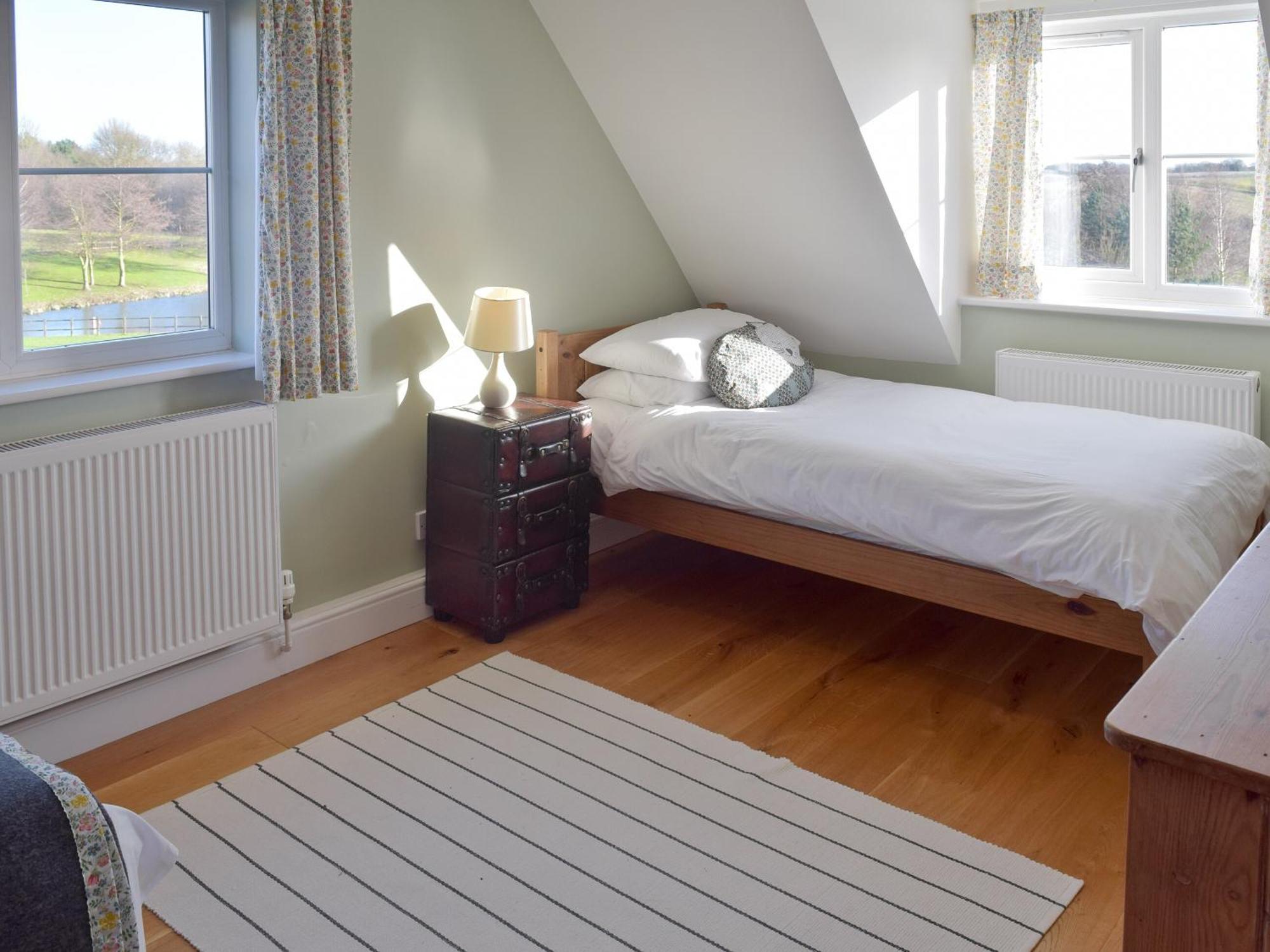 Granary Cottage Bentley  Экстерьер фото